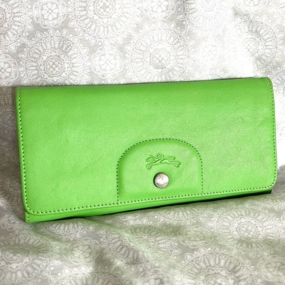 Longchamp Handbags - Longchamp Le Pliage Cuir Green Leather Bifold Continental Wallet
